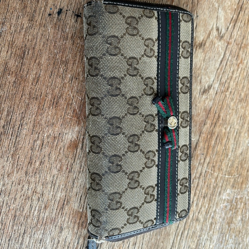 Gucci wallet